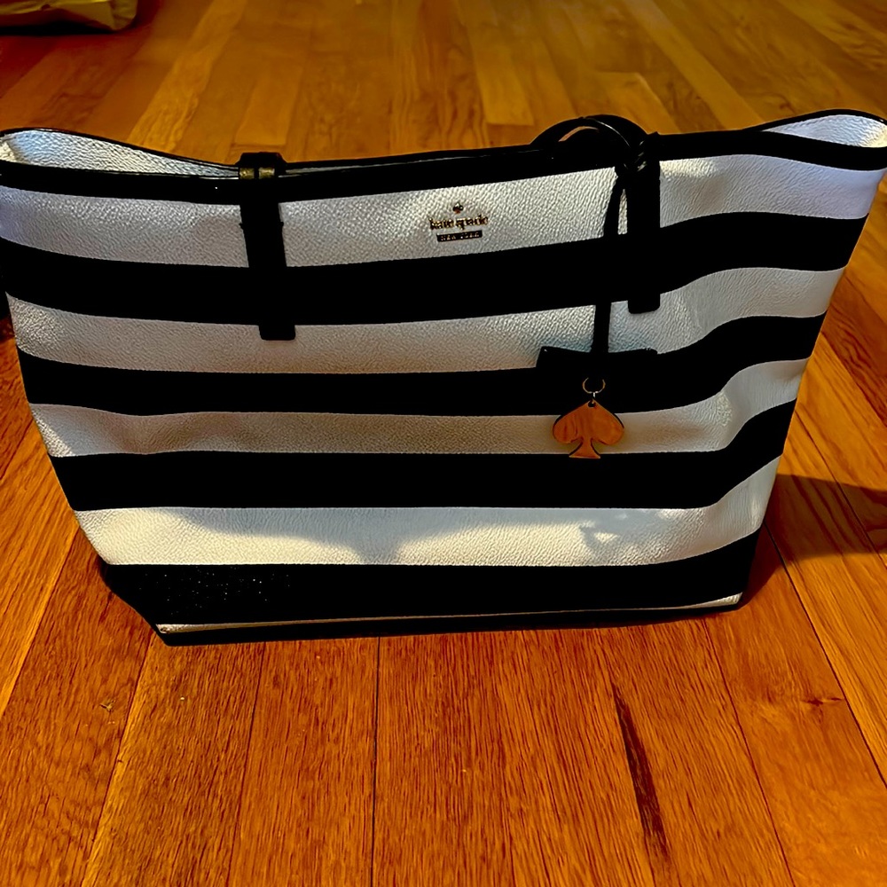 Black and white Kate Spade tote